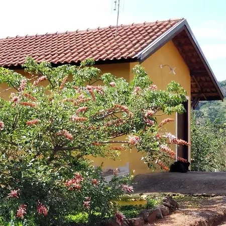 Pousada E Camping Pe Na Trilha Bueno Brandao Exterior photo