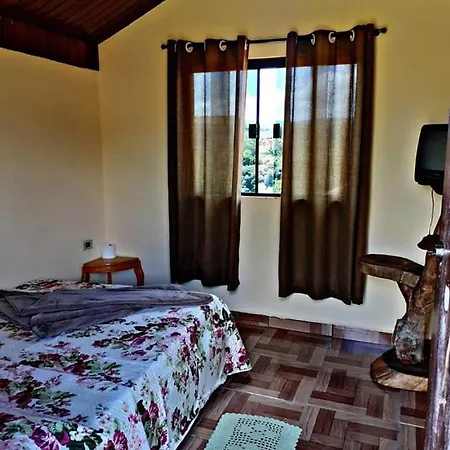 Pousada E Camping Pe Na Trilha Bueno Brandao Exterior photo