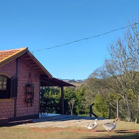 Pousada E Camping Pe Na Trilha Bueno Brandao Exterior photo
