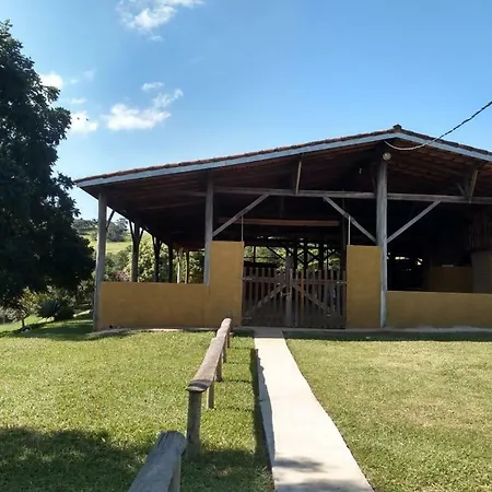 Pousada E Camping Pe Na Trilha Bueno Brandao Exterior photo